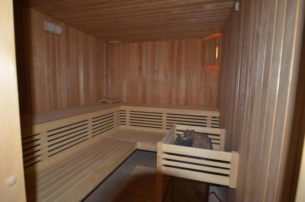 Apartments Ana Wellness S Ровин Екстериор снимка