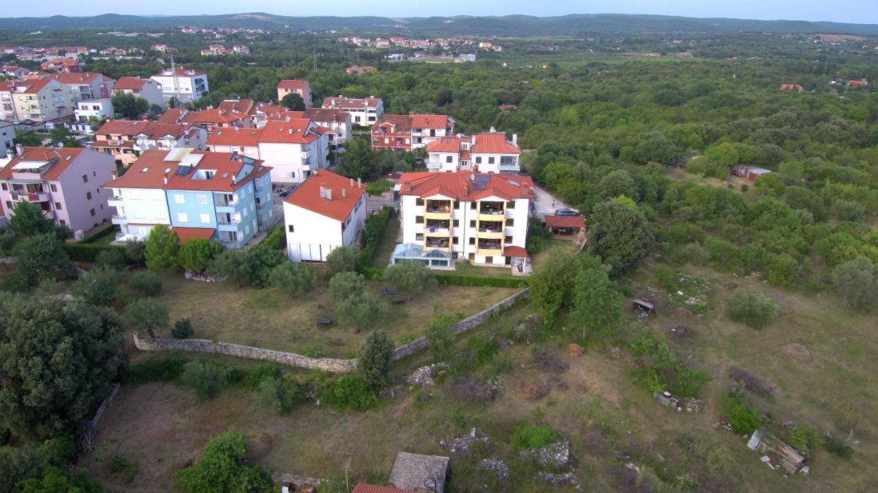 Apartments Ana Wellness S Ровин Екстериор снимка